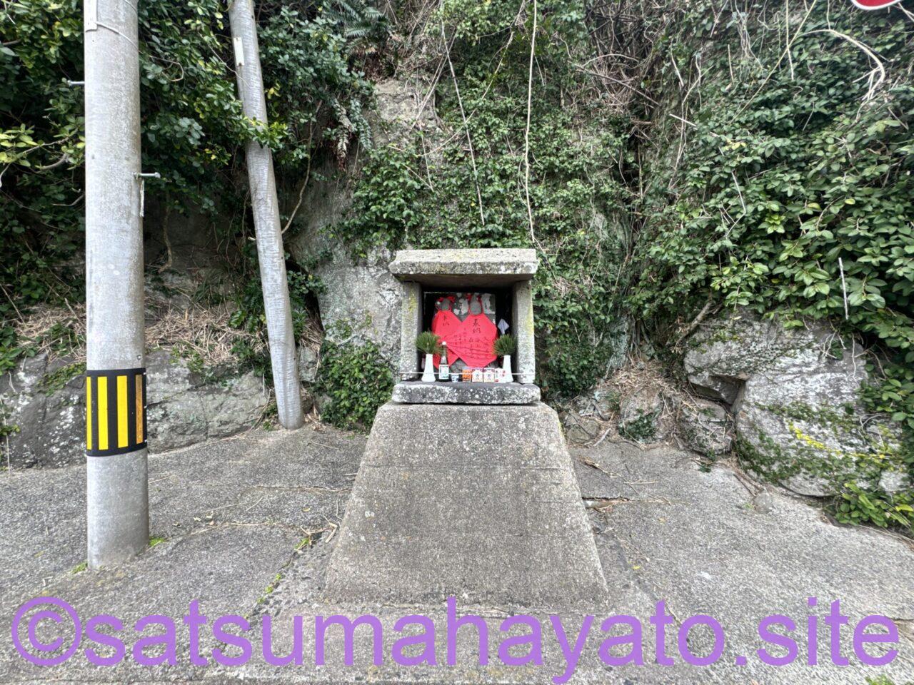 教会と神社の共存.佐賀県馬渡島.釣り客が多い IMG 1307