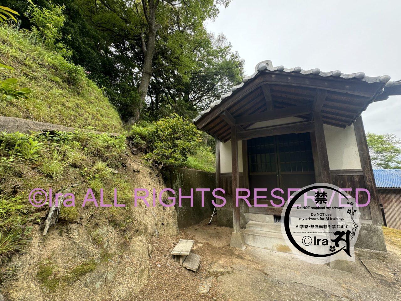 海を臨む氏神様の神社.岡山県笠岡諸島小飛島(こびしま) IMG 9266