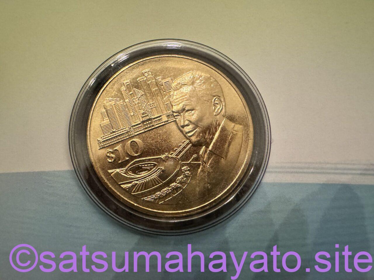 シンガポールの転売ヤーがリー・クアンユー生誕100周年記念硬貨を販売当日に出品 IMG 0002